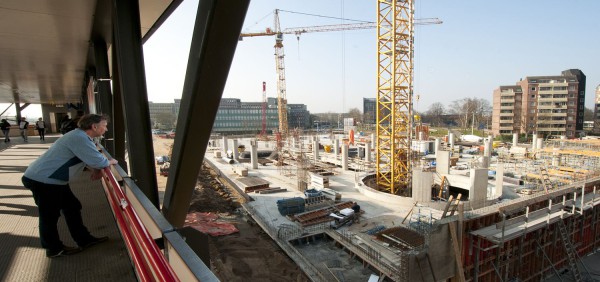 Amsterdam bouwt al ruim 4.000 woningen dit jaar Amsterdam bouwt al ruim 4.000 woningen dit jaar